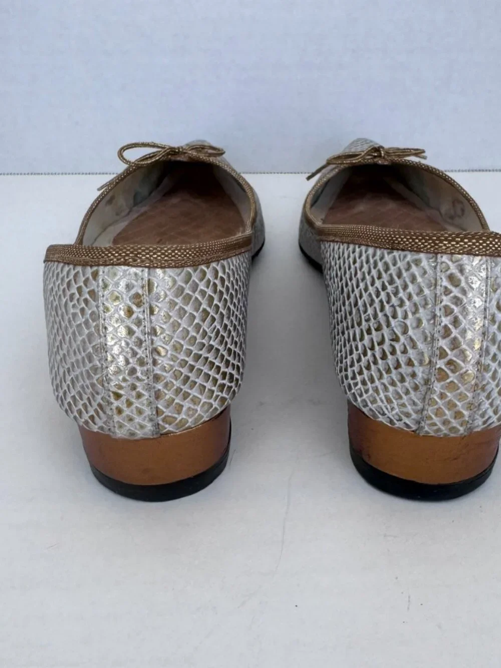 French Sole Womens Penelope Pointy Flats, White Gold Leather Wedge EU 40 US 10